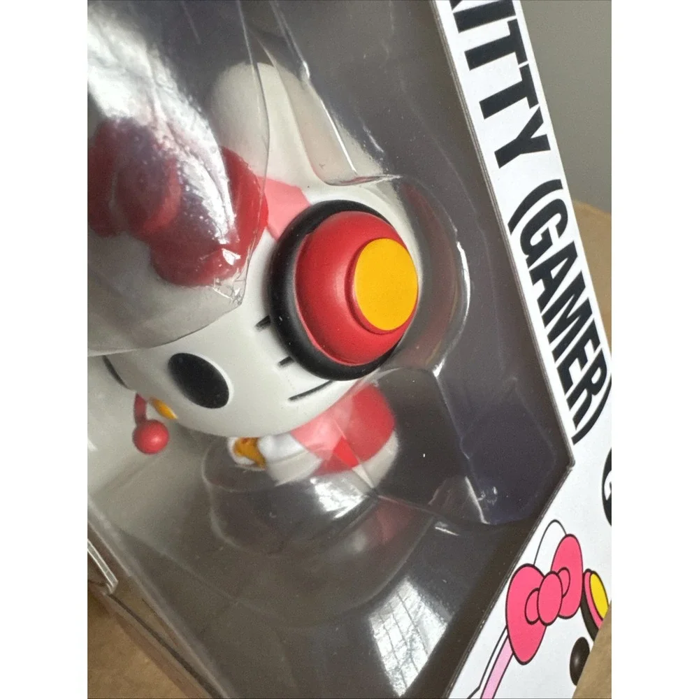 NEW Vaulted Funko POP! Hello Kitty Gamer #26 GameStop Exclusive with Protector